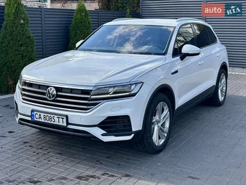 Авто Volkswagen Touareg 2019 № 8147888