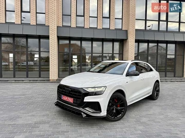 Авто Audi Q8 2022 № 8147904