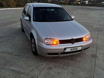 Авто Volkswagen Golf 2000 № 8148997