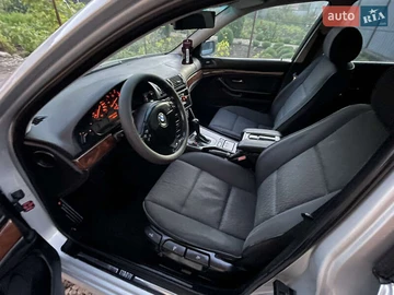 Авто BMW 5 Series 2002 № 8149405