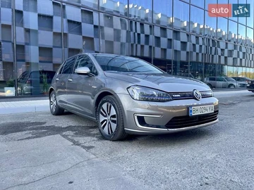 Авто Volkswagen E-Golf 2016 № 8150233