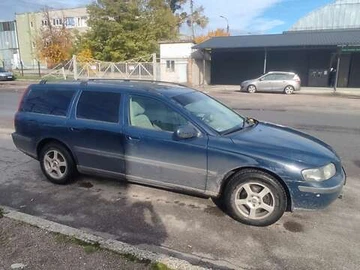 Авто Volvo V70 2003 № 8150560