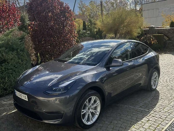 Авто Tesla Model Y 2023 № 8151144
