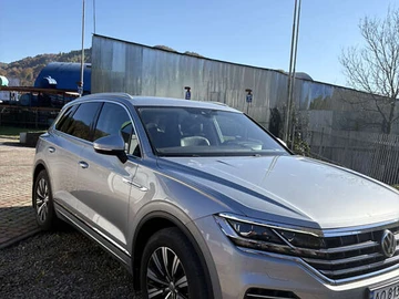 Авто Volkswagen Touareg 2018 № 8151182