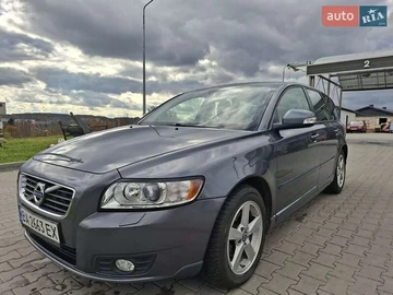 Авто Volvo V50 2011 № 8151645