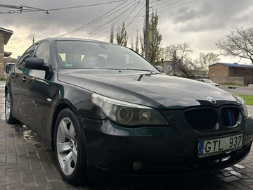 Авто BMW 5 Series 2003 № 8152343