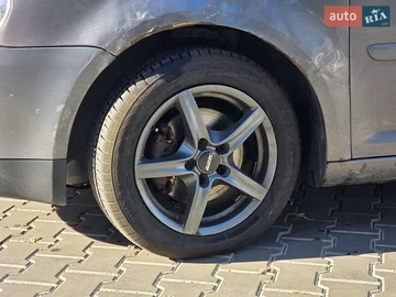 Авто Volkswagen Touran 2004 № 8152349