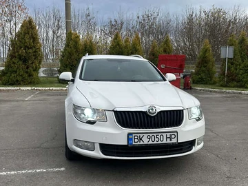 Авто Skoda Superb 2012 № 8154349