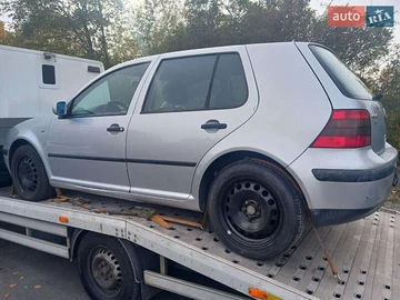 Авто Volkswagen Golf 2001 № 8156008
