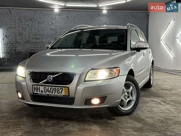 Авто Volvo V50 2011 № 8156165
