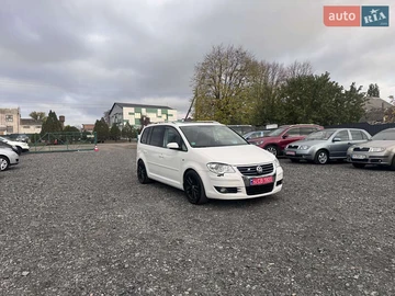 Авто Volkswagen Touran 2009 № 8158374