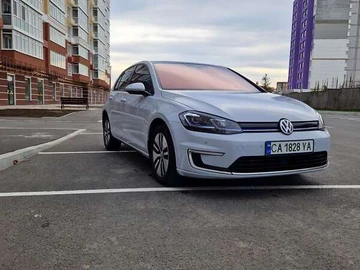 Авто Volkswagen E-Golf 2018 № 8160991