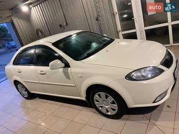 Авто Daewoo Gentra 2013 № 8161413