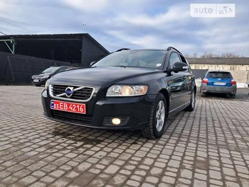 Авто Volvo V50 2010 № 8161473