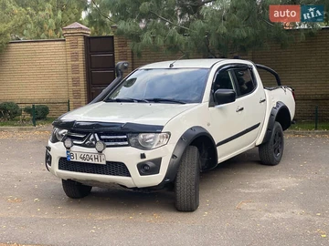 Авто Mitsubishi L 200 2012 № 8161839