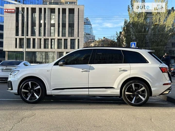 Авто Audi Q7 2023 № 8161949