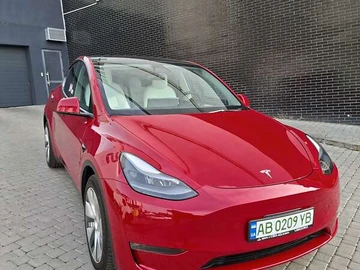 Авто Tesla Model Y 2023 № 8162080