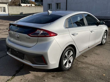 Авто Hyundai Ioniq 2018 № 8162108