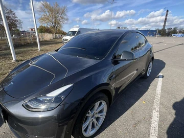 Авто Tesla Model Y 2024 № 8162207