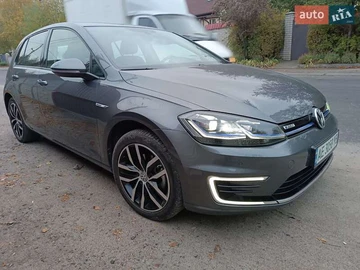 Авто Volkswagen E-Golf 2020 № 8163242