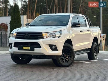 Авто Toyota Hilux 2017 № 8164071