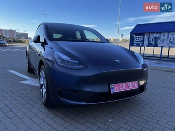 Авто Tesla Model Y 2023 № 8164077