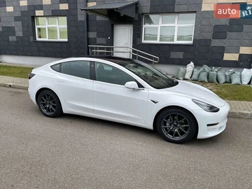 Авто Tesla Model 3 2021 № 8164809