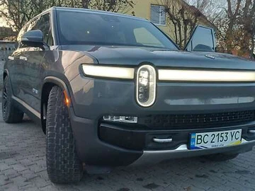 Авто Rivian R1S 2023 № 8165016