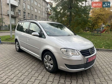 Авто Volkswagen Touran 2008 № 8165177