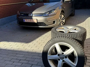Авто Volkswagen E-Golf 2015 № 8165238