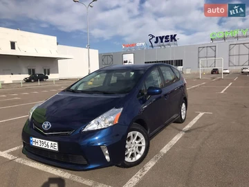 Авто Toyota Prius V 2012 № 8165553