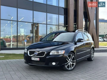 Авто Volvo V50 2011 № 8165798