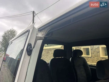 Авто Volkswagen Transporter 2000 № 8166319
