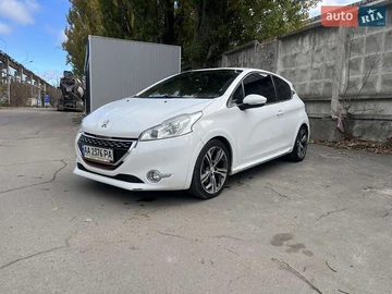 Авто Peugeot 208 2013 № 8166356