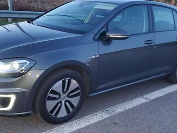 Авто Volkswagen E-Golf 2017 № 8166491
