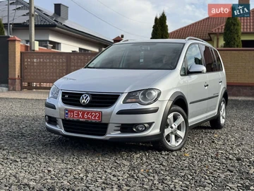 Авто Volkswagen Touran 2009 № 8167119
