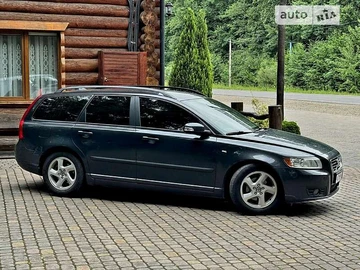 Авто Volvo V50 2009 № 8167975