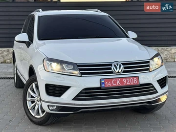 Авто Volkswagen Touareg 2015 № 8168341