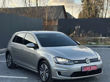 Авто Volkswagen E-Golf 2016 № 8169104