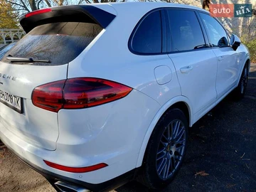 Авто Porsche Cayenne 2017 № 8170011