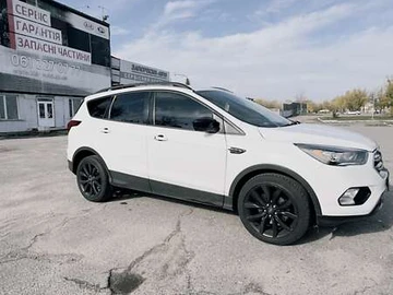 Авто Ford Escape 2018 № 8170981