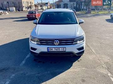 Авто Volkswagen Tiguan 2018 № 8171017