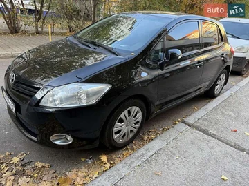 Авто Toyota Auris 2011 № 8171668