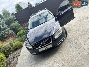 Авто Volvo V70 2010 № 8171751