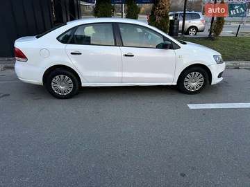 Авто Volkswagen Polo 2013 № 8172216