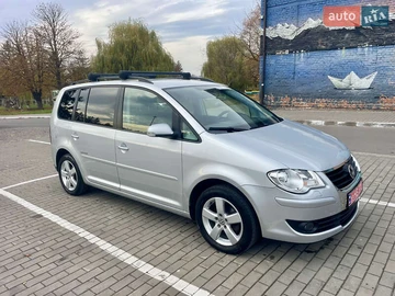 Авто Volkswagen Touran 2008 № 8172641