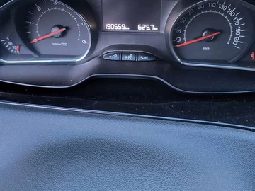 Авто Peugeot 208 2012 № 8173571