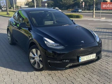 Авто Tesla Model Y 2023 № 8174441