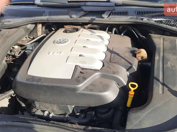Авто Volkswagen Touareg 2005 № 8175024
