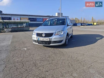 Авто Volkswagen Touran 2009 № 8175551